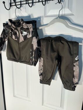 Nike Boys Camouflage Toddler 12M 12 Months Two 2 Piece Set Jacket Pants